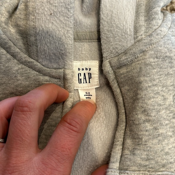 Baby Gap 0-3 mo grey fleece lines zip up hoodie and sweatpants - Picture 5 of 5